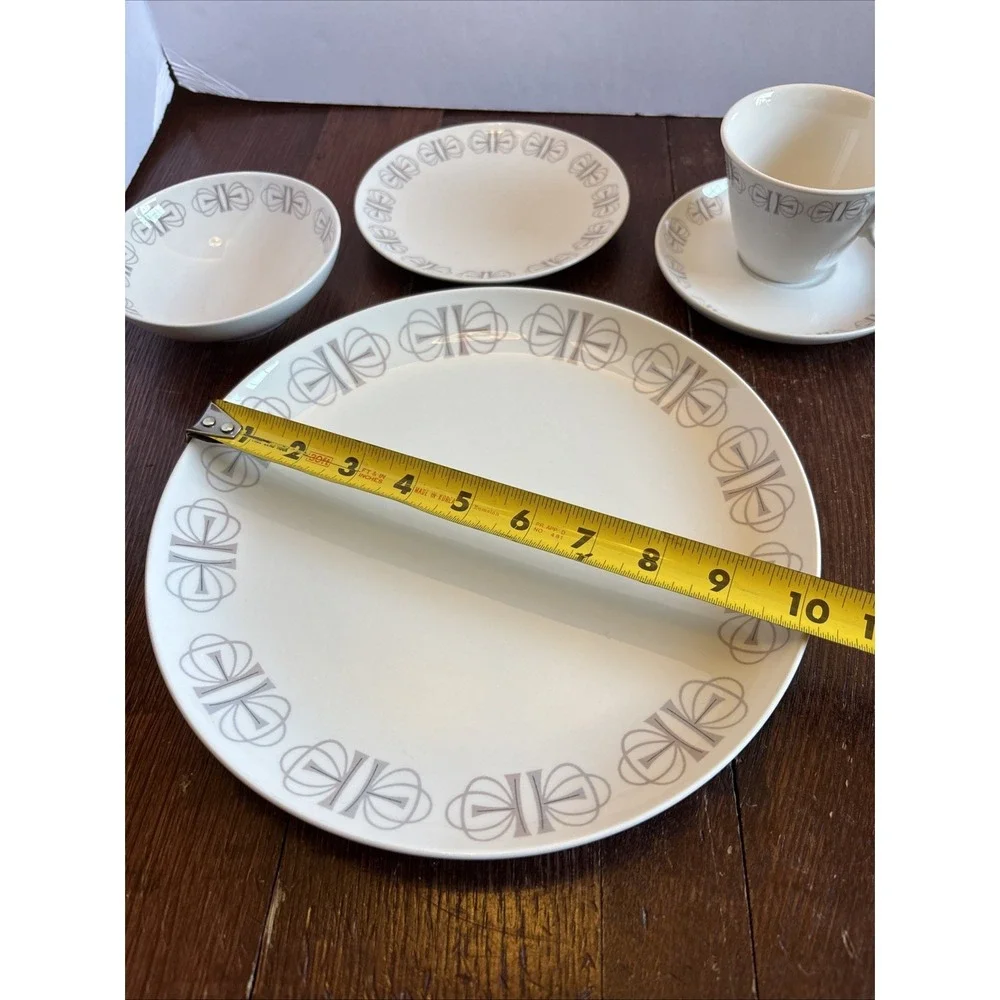 5‎ pc place setting Franciscan Merry Go Round  White Stone Ware  Pre-owned